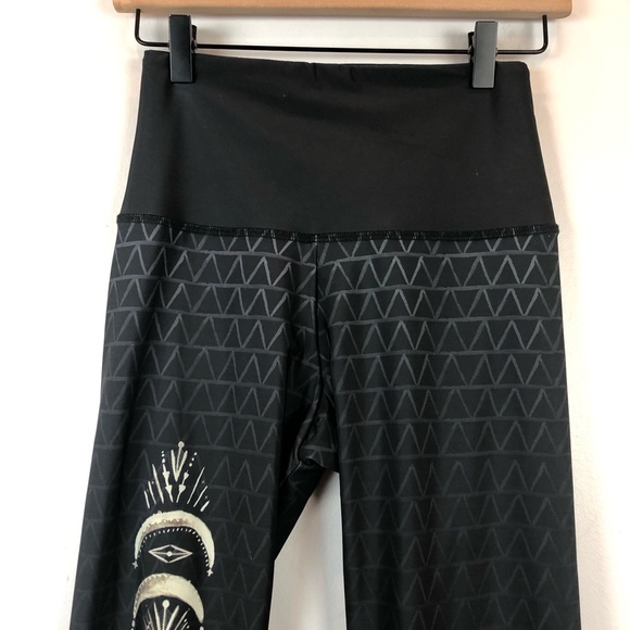 ONZIE High Rise Graphic Legging Las Lunas - Picture 6 of 11